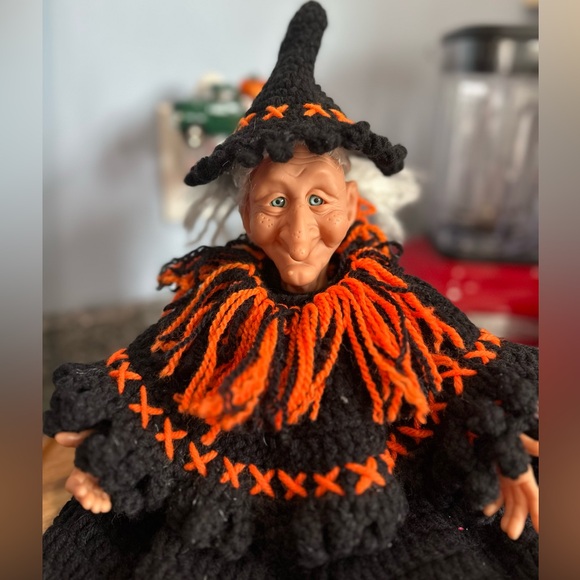 Vintage 1994 Tilda Witch Old Lady Crochet Orange Black Halloween - Picture 2 of 16